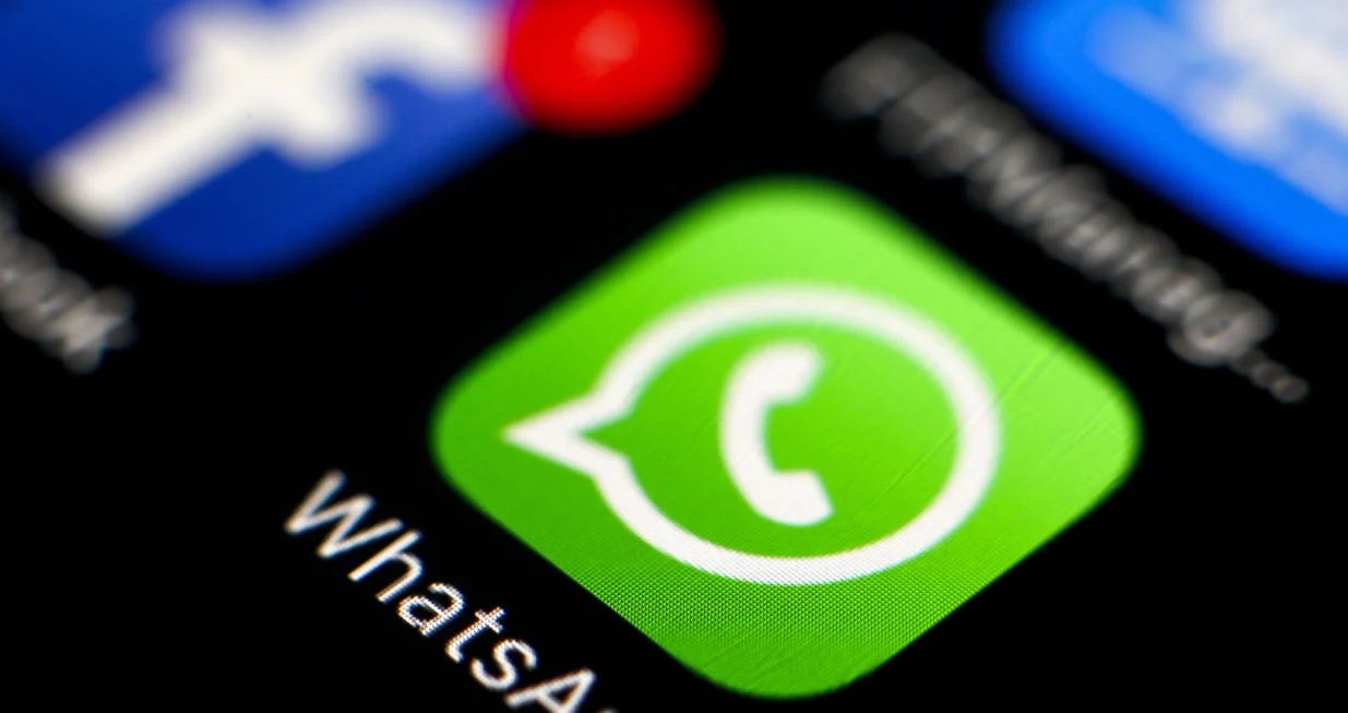 epa09442518 (FILE) - The logo of the messaging application WhatsApp on a smartphone in Taipei, Taiwan, 07 April 2016 (reissued 02 September 2021). The Irish Data Protection Commissioner (DPC) in a statement on 02 September 2021 announced it had 'imposed a fine of 225 million euro on WhatsApp' Ireland over the messenger application's handling data sharing with its parent company Facebook. EPA/RITCHIE B. TONGO *** Local Caption *** 52735033/Ritchie B. Tongo