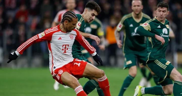 Leroy Sane u duelu/Foto: 