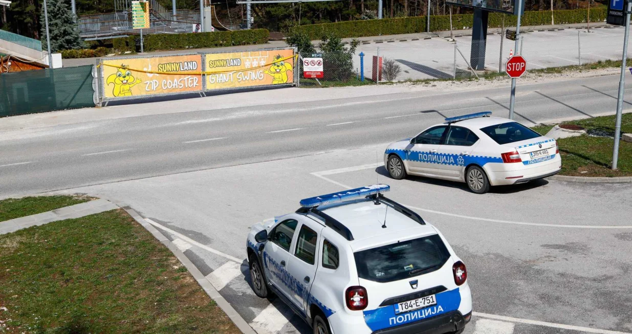 Bačena bomba na Sunnyland/Damir Deljo