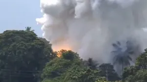 Izbio požar u Indiji/Printscreen/X.com//