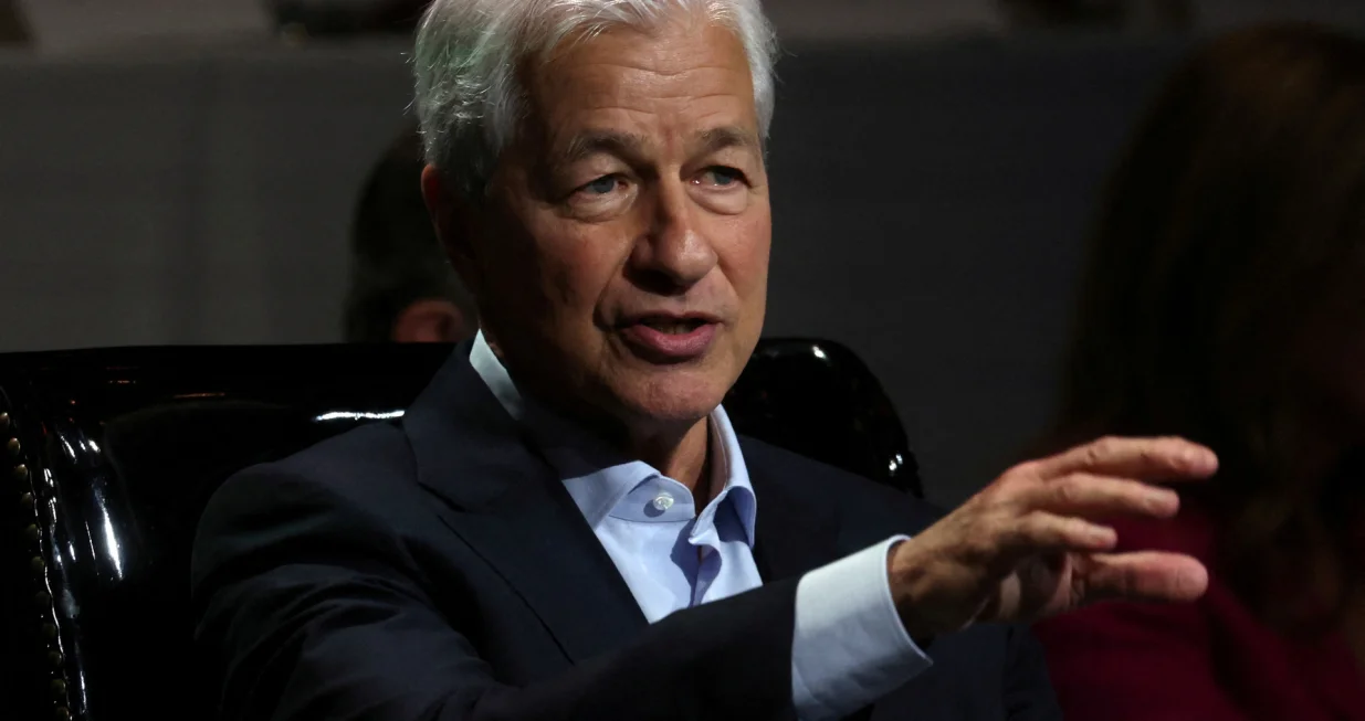 FILE PHOTO: Jamie Dimon, Chairman and Chief Executive officer (CEO) of JPMorgan Chase & Co. (JPM) speaks to the Economic Club of New York in Manhattan in New York City, U.S., April 23, 2024. REUTERS/Mike Segar/File Photo/Mike Segar
