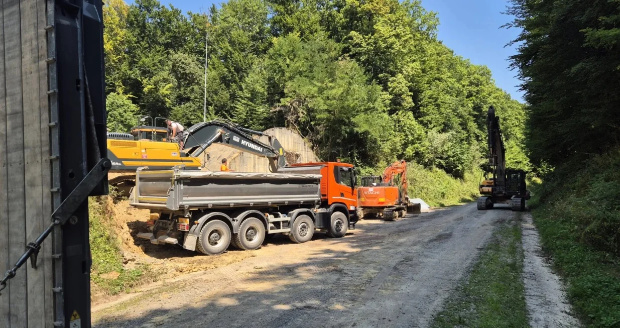 Uklonjeni su objekti u Čerkezovcu/