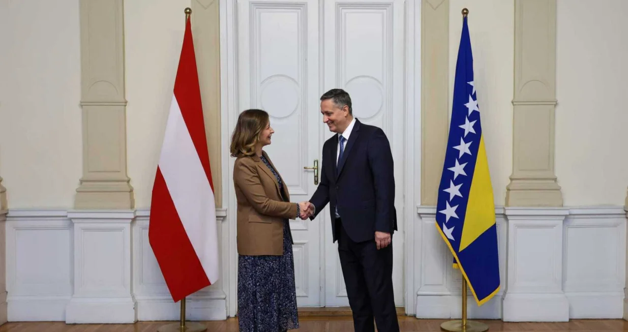 Bećirović razgovarao sa saveznom ministricom za Evropu, integraciju i porodicu Republike Austrije/