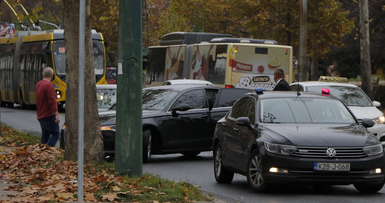 Ulica alipa&scaron;ina sudar vozilo bevanda razgovori osmorke u sdp/Senad Gubelić