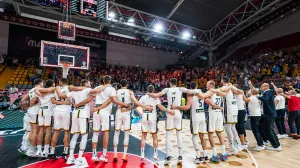 Košarkaši BiH i navijači/Foto: 