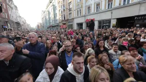 Sarajlije na skupu u čast Halida Bešlića/Senad Gubelić