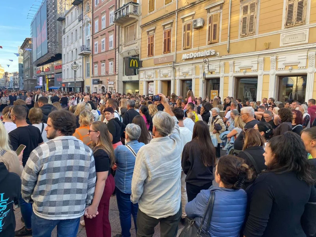 Riječani se oprostili od Halida Bešlića/Čitatelj Oslobođenja
