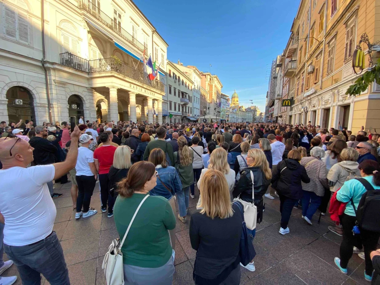 Riječani se oprostili od Halida Bešlića/Čitatelj Oslobođenja