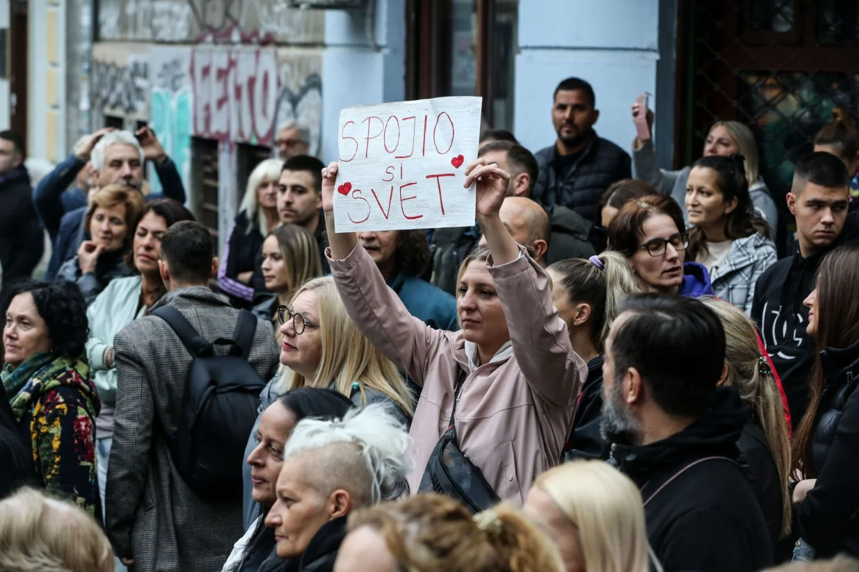 Beograđani na Skadarliji odaju počast Halidu Bešliću/Anadolija