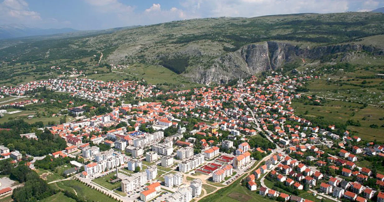 grad livno panorama/
