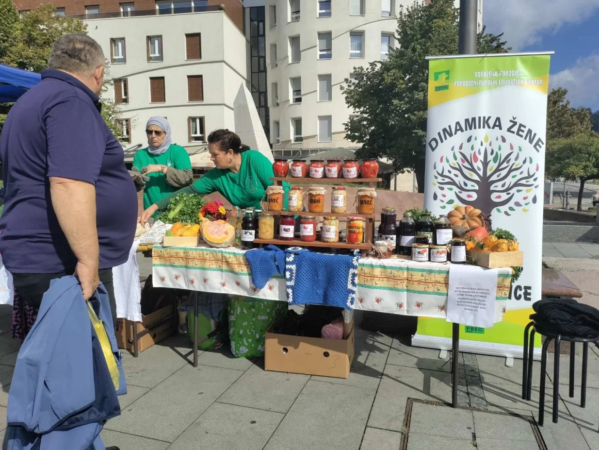 Trg slobode zamirisao na med: Sajam "Medina" u Tuzli 10. i 11. oktobra okupio pčelare iz cijele regije/