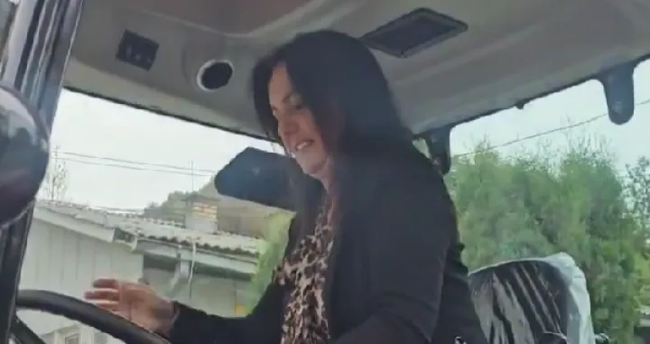 Snežana Ružičić, traktor/