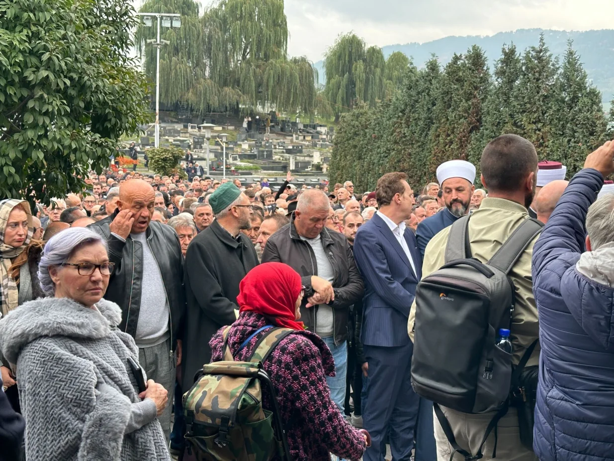 Dženaza Halidu Bešliću na groblju Bare, groblje Bare/Amir Papić