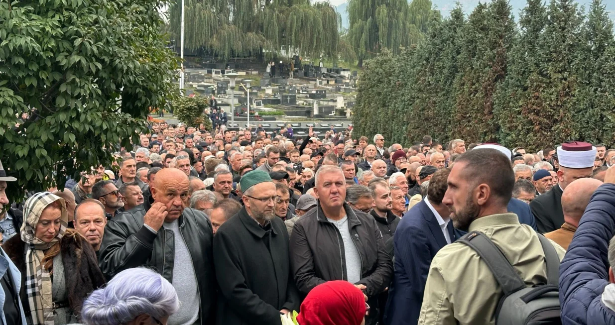 Dženaza Halidu Bešliću na groblju Bare, groblje Bare/Amir Papić