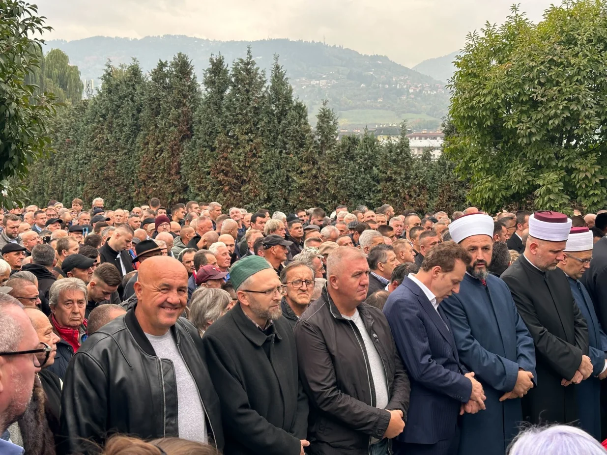 Dženaza Halidu Bešliću na groblju Bare, groblje Bare/Amir Papić