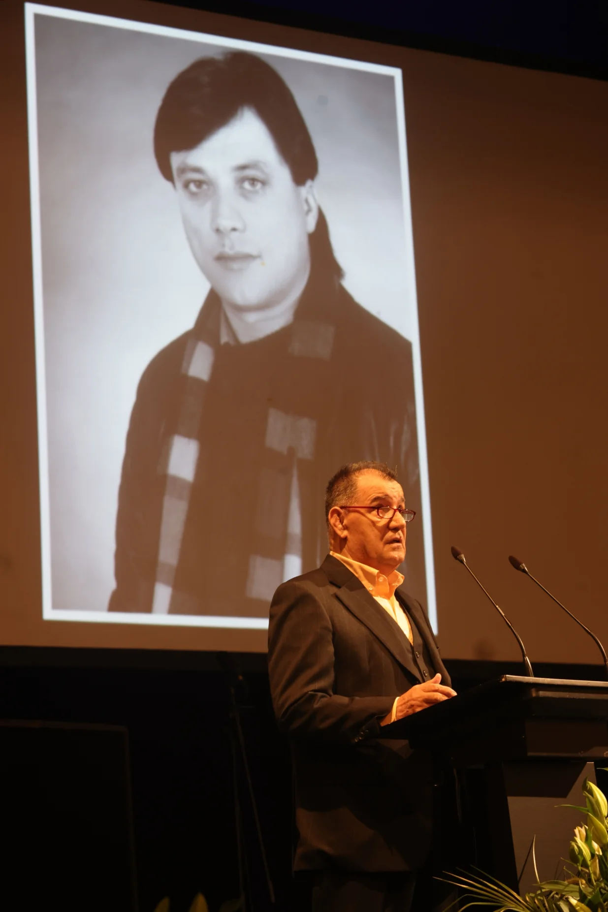 Sarajevo, BiH - 13. oktobar 2025: U Narodnom pozorištu Sarajevo danas je održana komemoracija u čast legendarnog bh. pjevača Halida Bešlića, koji je preminuo 7. oktobra 2025. godine u 72. godini/Anadolija/