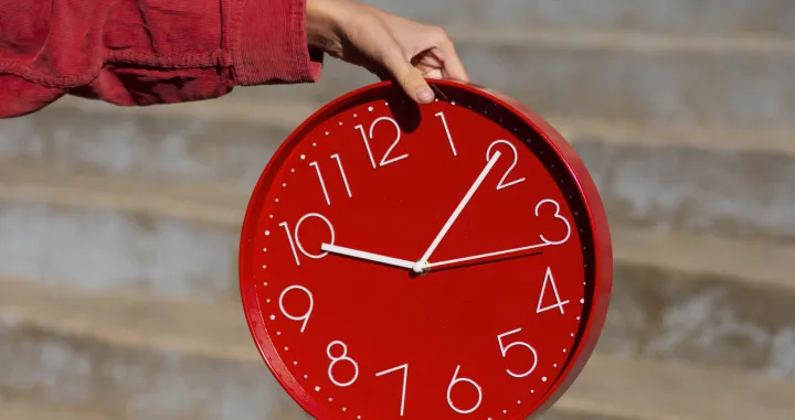 Nemojte zaboraviti pomjeriti kazaljke/Free Pik