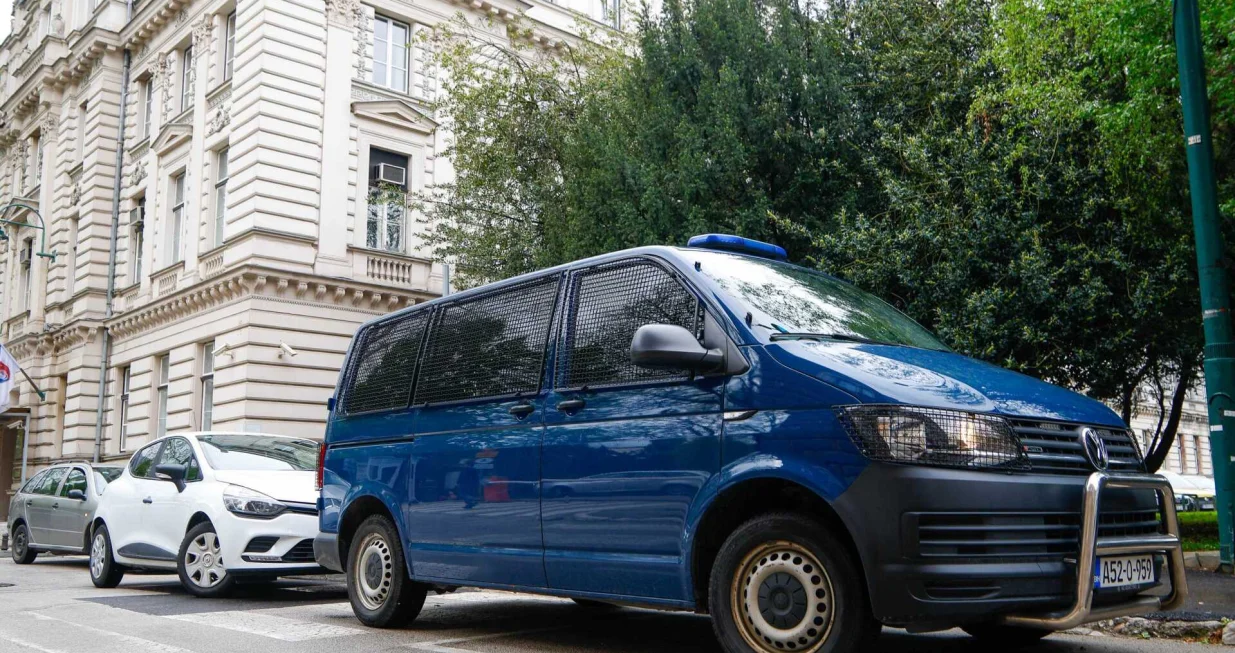 Akcija Koverta, policija, pretres, Vlada KS, Enda Pavić Pečenković, MUP KS, marica, kombi/Damir Deljo