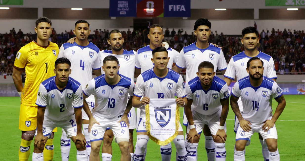 Soccer Football - FIFA World Cup - CONCACAF Qualifiers - Group C - Costa Rica v Nicaragua - Estadio Nacional, San Jose, Costa Rica - October 13, 2025 Nicaragua players pose for a team group photo before the match REUTERS/Mayela Lopez/Foto: Mayela Lopez