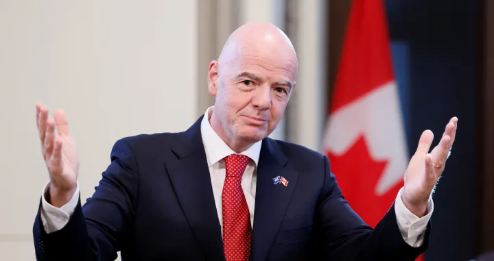 FIFA's President Gianni Infantino meets with Canada's Prime Minister Mark Carney (not pictured) on Parliament Hill in Ottawa, Ontario, Canada October 10, 2025. REUTERS/Blair Gable/Foto: Blair Gable