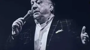 Počelo okupljanje građana na platou Skenderije kako bi odali počast Halidu Bešliću/Amir Papić