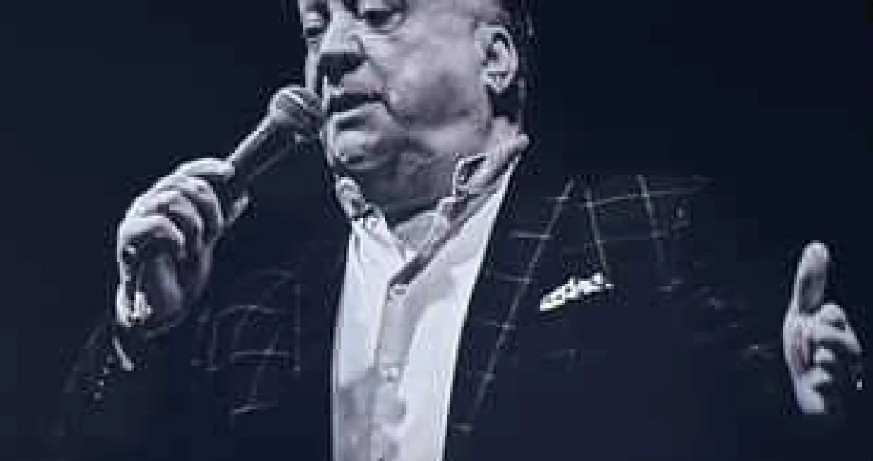 Počelo okupljanje građana na platou Skenderije kako bi odali počast Halidu Bešliću/Amir Papić