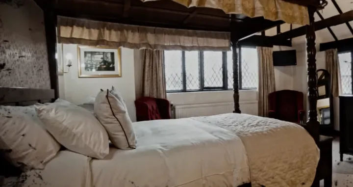 Jedna od soba jezivog hotela/Don't Scare Claire