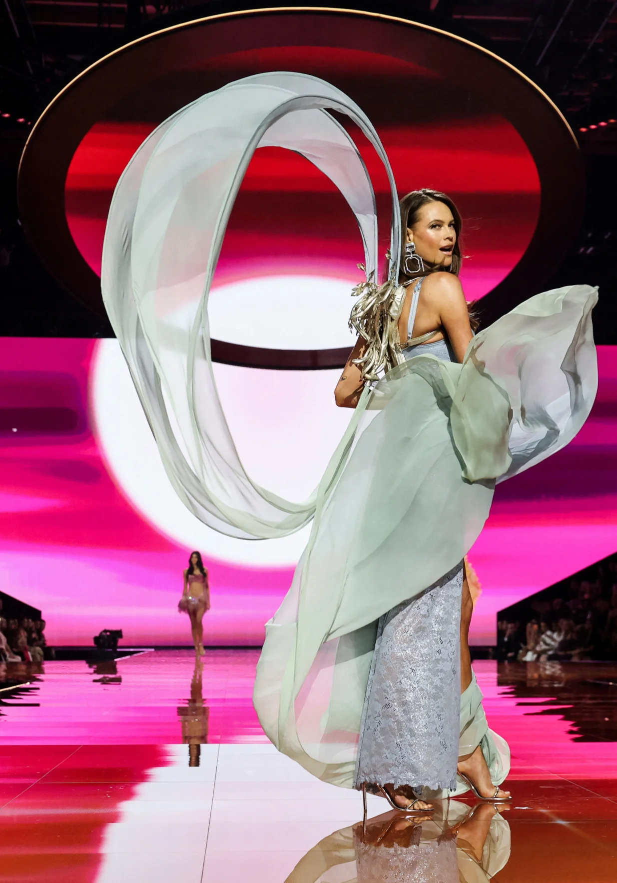 Behati Prinsloo walks the runway during the 2025 Victoria's Secret Fashion Show in New York City, U.S., October 15, 2025. REUTERS/Brendan McDermid/Brendan Mcdermid
