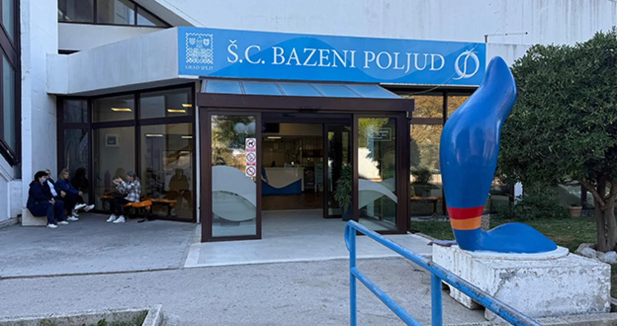 Incident na bazenima/Dalmatinski portal//