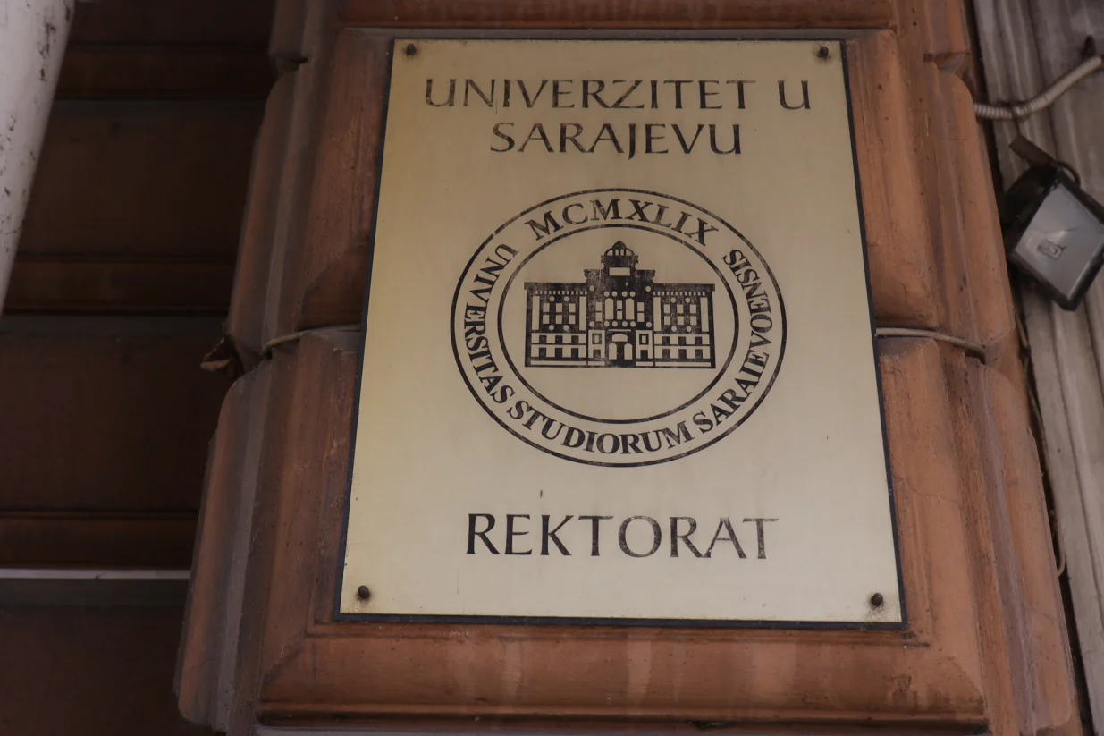 izborna sjednica Senata bira se novi rektor UNSA. Kandidati prof. dr. Almira Hadžović-Džuvo, redovna profesorica na Medicinskom fakultetu UNSA, iprof. dr. Tarik Zaimović, redovni profesor na Elonomskom fakultetu UNSA./Senad Gubelić