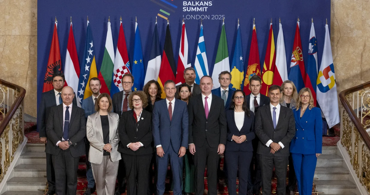 Učesnici ministarskog sastanka o ekonomskim pitanjima/