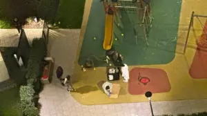 Tijelo mladića na igralištu/Teklegraf.rs//