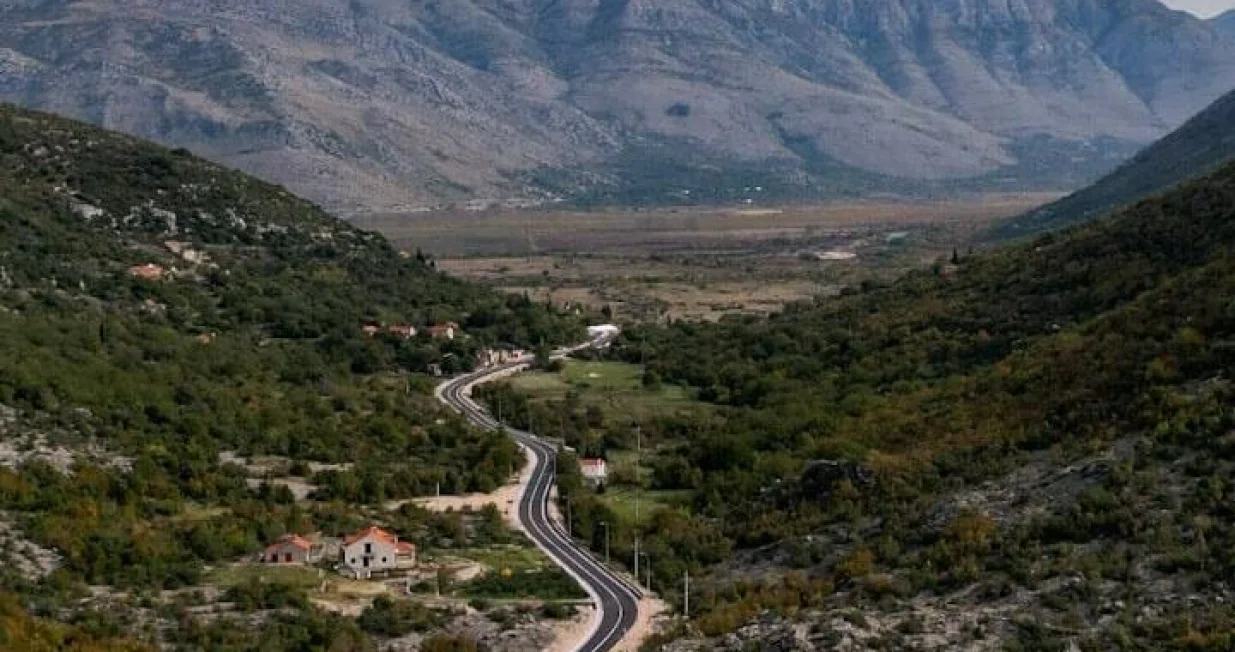 Ravno svečano je otvorena nova cesta/Facebook