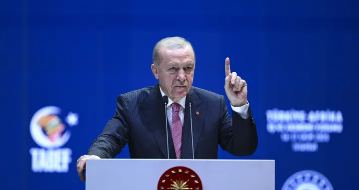 ISTANBUL, TURSKA - 17. OKTOBAR: Turski predsjednik Recep Tayyip Erdogan odrÅ¾ao je govor na Poslovno-ekonomskom forumu Turska-Afrika odrÅ¾anom u Kongresnom centru u Istanbulu, Turska, 17. oktobra 2025. (Arif HÃ¼daverdi Yaman - Anadolu Agency)/