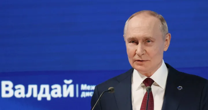 Russia&#039;s President Vladimir Putin delivers a speech during the Valdai Discussion Club annual international conference in Sochi, Russia, October 2, 2025. Sputnik/Mikhail Metzel/Pool via REUTERS ATTENTION EDITORS - THIS IMAGE WAS PROVIDED BY A THIRD PARTY./Mikhail Metzel