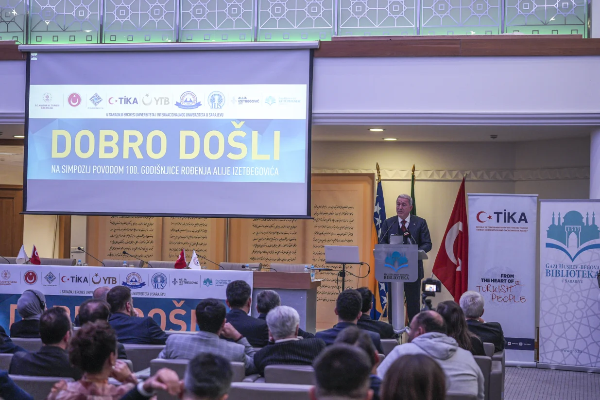 SARAJEVO, BIH - 17. OKTOBAR 2025 - Alija IzetbegoviД‡ je bio glas pravde, vjere i ljudskog dostojanstva, poruДЌeno je u petak u glavnom gradu Bosne i Hercegovine, Sarajevu, gdje je otvoren simpozij вЂћAlija IzetbegoviД‡ u povodu 100. godiЕЎnjice roД'enjaвЂњ, koji su zajedniДЌki organizovali Univerzitet Erciyes i Internacionalni univerzitet u Sarajevu (IUS) (SamД±r JordamovД±c - Anadolu Agency)/