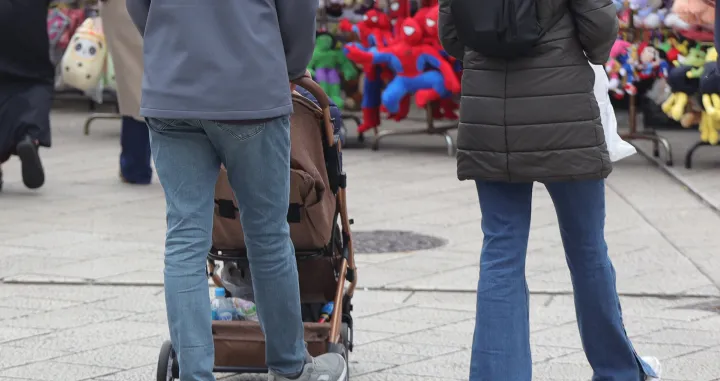 dječija kolica ilustracija/Senad Gubelić