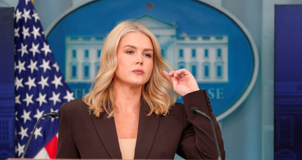 White House Press Secretary Karoline Leavitt holds a press briefing at the White House in Washington, D.C., U.S., October 6, 2025. REUTERS/Kent Nishimura/Kent Nishimura