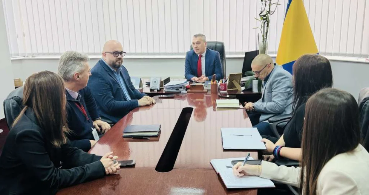 Dizdar i Šteta na hitnom sastanku/Federalno Ministarstvo Raseljenih Osoba I Izbjeglica 