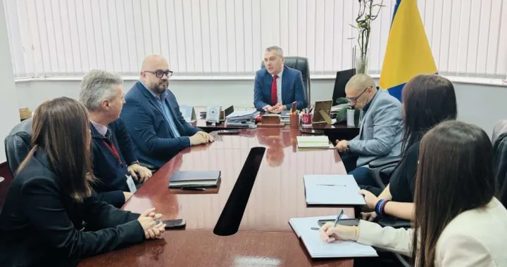 Dizdar i Šteta na hitnom sastanku/Federalno Ministarstvo Raseljenih Osoba I Izbjeglica 