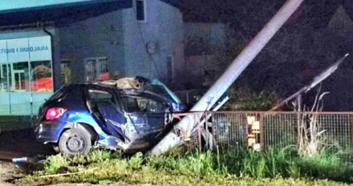 Smrskno vozilo na mjestu nesreće/eBrčko/