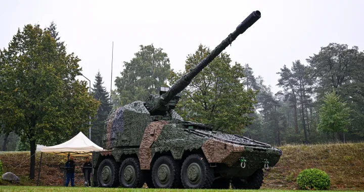 A wheeled self-propelled howitzer RCH 155 from KNDS is displayed as the German army Bundeswehr establishes Artillery Battalion 215 for the 21st Armored Brigade in Augustdorf, Germany, October 7, 2025. REUTERS/Teresa Kroeger/Teresa. Kroeger