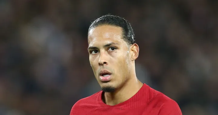 epa10383026 Virgil Van Dijk of Liverpool reacts during the English Premier League soccer match between Liverpool FC and Leicester City in Liverpool, Britain, 30 December 2022. EPA/Adam Vaughan EDITORIAL USE ONLY. No use with unauthorized audio, video, data, fixture lists, club/league logos or 'live' services. Online in-match use limited to 120 images, no video emulation. No use in betting, games or single club/league/player publications/Foto: Adam Vaughan
