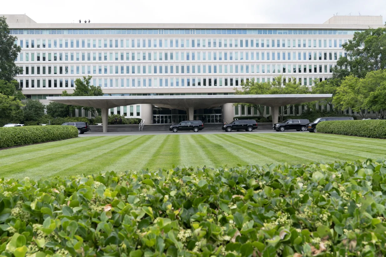 epa10060408 The Presidential motorcade is parked in front of CIA headquarters, as US President Joe Biden makes remarks commemorating the Agency's work, during the 75 years since its founding, at CIA headquarters in Langley, VA, USA, 08 July 2022. EPA/Chris Kleponis/POOL/Chris Kleponis/Pool