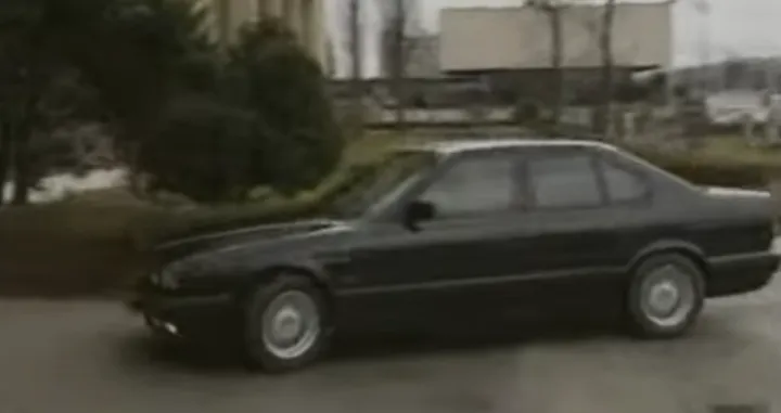 Prodaje se blindirani BMW iz 1997. koji je koristio Alija Izetbegović: Početna cijena 50.000 KM/Screenshot