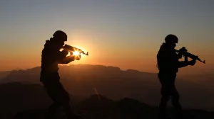 epaselect epa08893361 Indian Army soldiers patrol along the border fence at India-Pakistan Line of Control (LoC) on the forward post of Balakot of Poonch district about 250 KM from Jammu, India, 18 December 2020 (issued 19 December 2020). The 740-kilometre Line of Control separates the Pakistani side of Kashmir from the Indian-administered part of the region, and according to the Indian army, this year there have been more than 3800 violations of ceasefire allegedly by Pakistan. The nuclear-armed South Asian neighbours have fought two of their three wars over Kashmir since their independence from Britain in 1947. EPA/JAIPAL SINGH/Jaipal Singh