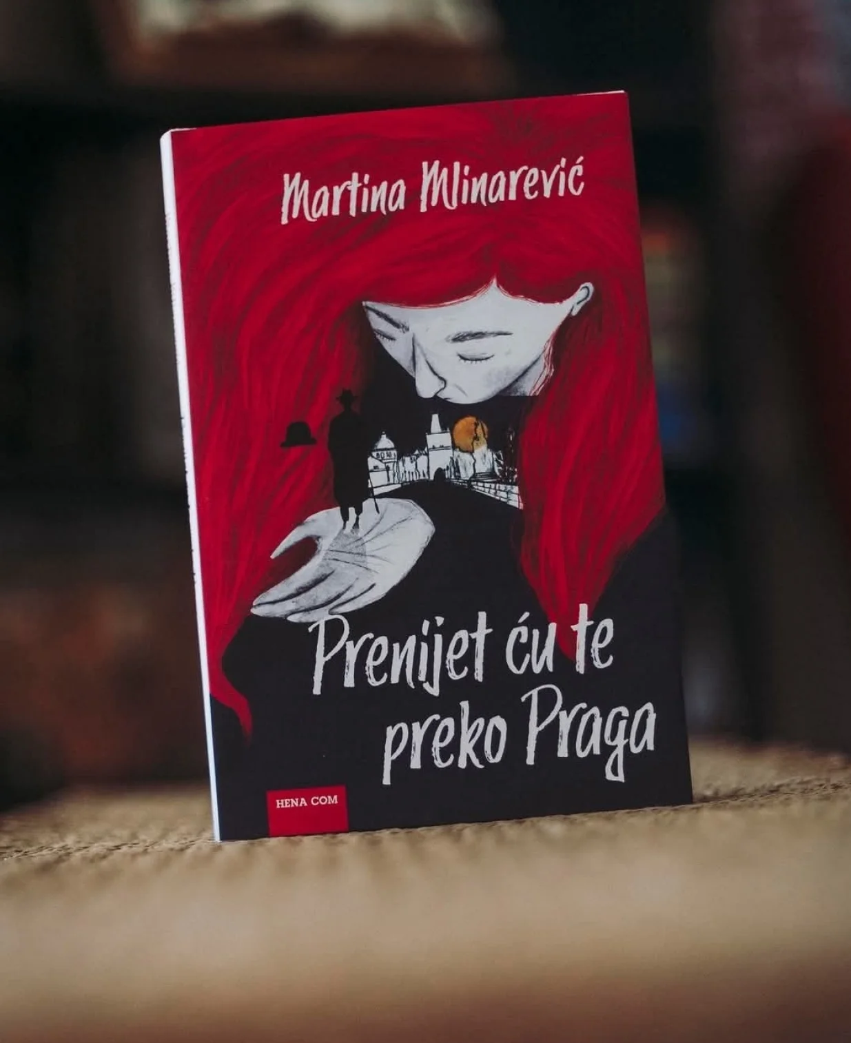 Knjiga "Prenijet ću te preko Praga"/