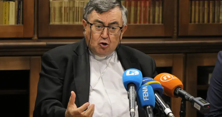 Konferencija za medije vrhbosanskog nadbiskupa kardinala Vinka Puljića, u povodu otvaranja Prve sinode Vrhbosanske nadbiskupije/Senad Gubelić