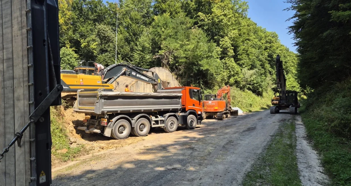 Uklonjeni su objekti u Čerkezovcu/