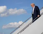U.S. President Donald Trump disembarks Air Force One as he arrives at Joint Base Andrews,Maryland, U.S., September 26, 2025. REUTERS/Elizabeth Frantz/Elizabeth Frantz
